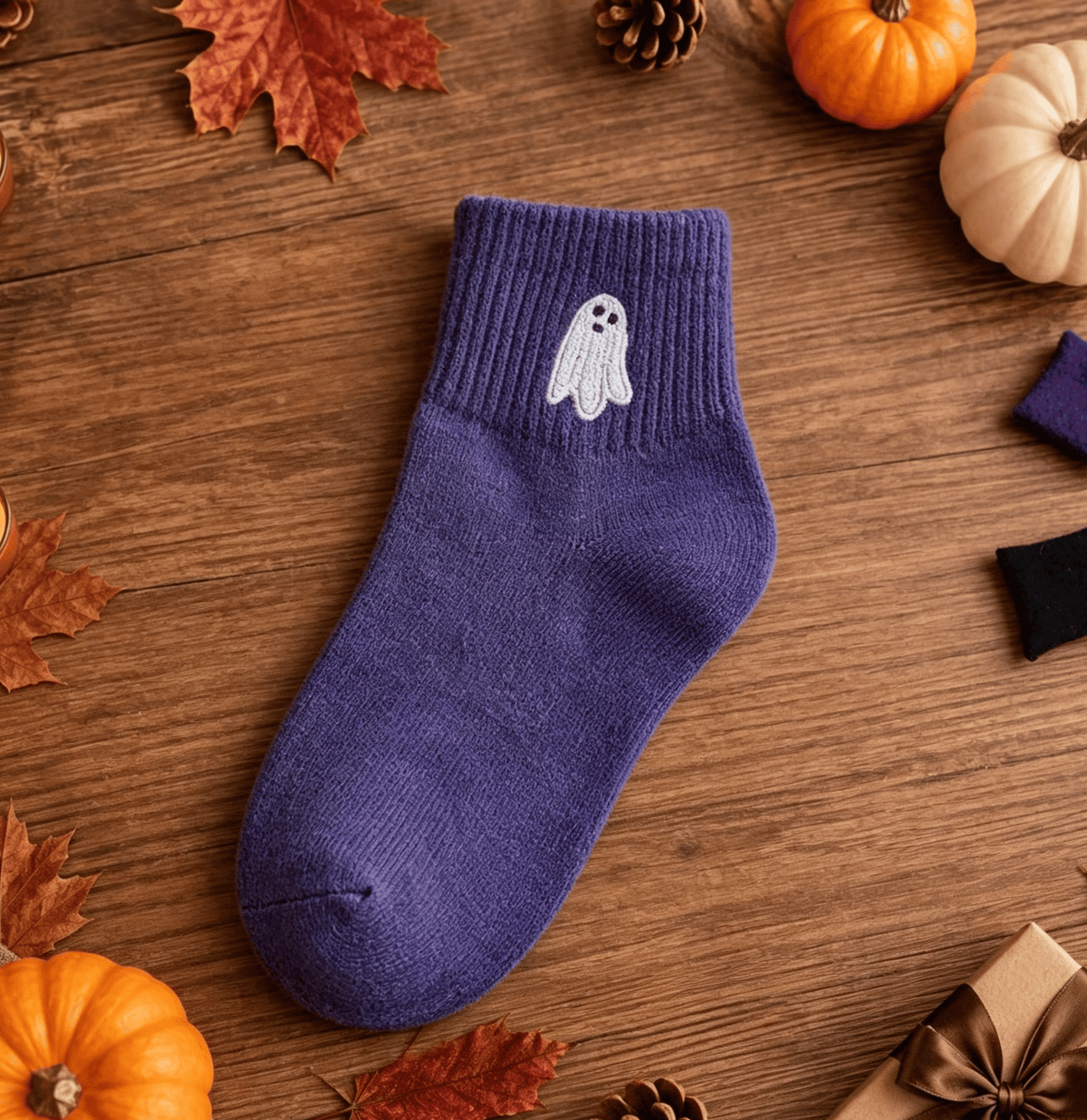 🔥Halloween Early Bird-tilbud: Kjøp 1 få 1 gratis🎃 Virale Halloween-broderte sokker med rund hals – Søte, skumle strikkesokker🧦